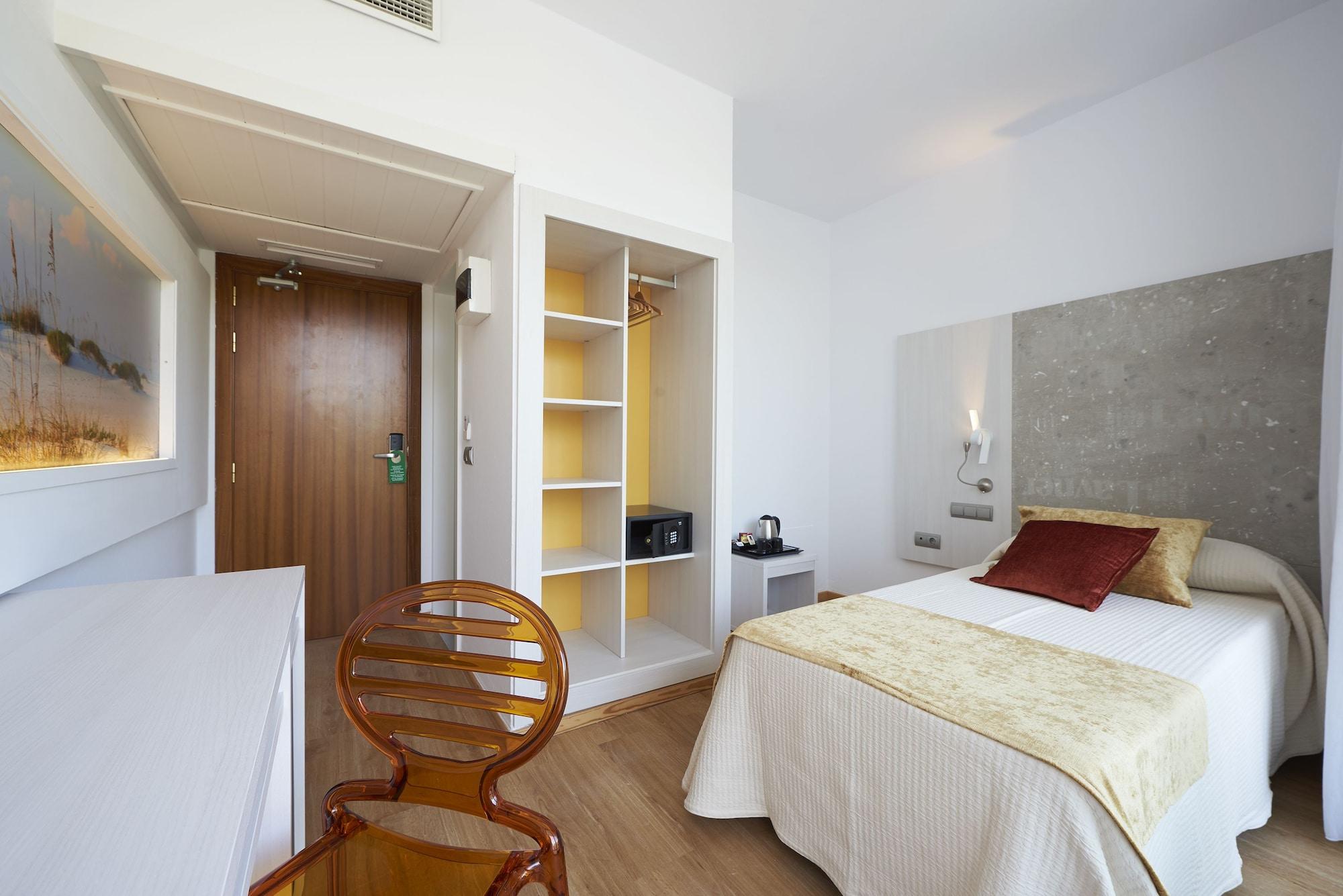 Sant Antoni de Portmany Hotel Abrat מראה חיצוני תמונה
