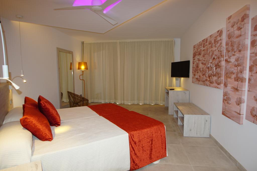 Sant Antoni de Portmany Hotel Abrat מראה חיצוני תמונה