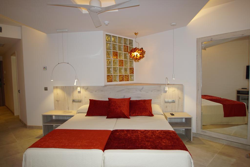 Sant Antoni de Portmany Hotel Abrat מראה חיצוני תמונה